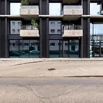 Elegant & Bright Janosika In With Parking By Renters Apartmán *