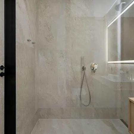 Elegant & Bright Janosika In With Parking By Renters Apartament