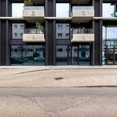 Elegant & Bright Janosika In With Parking By Renters Appartement *