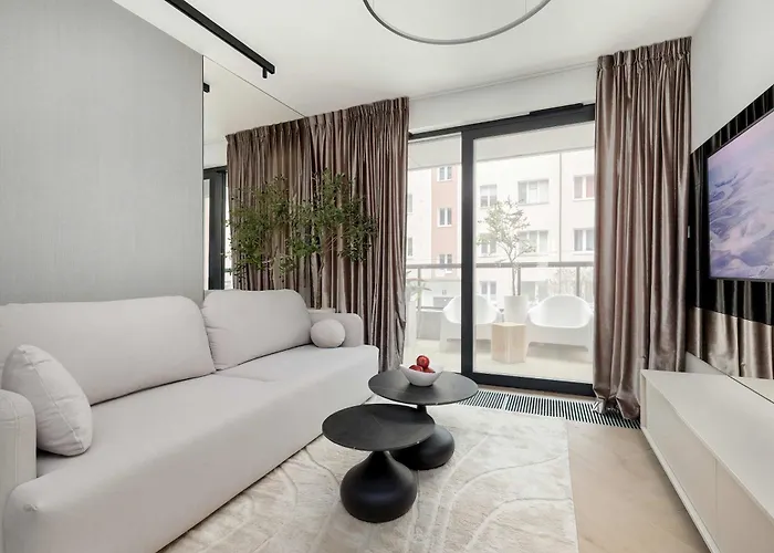 Apartamento Elegant & Bright Janosika In With Parking By Renters *