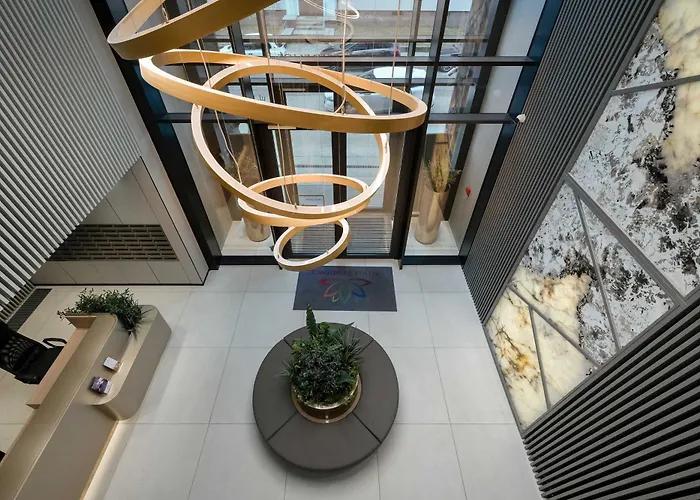 Apartamento Elegant & Bright Janosika In With Parking By Renters